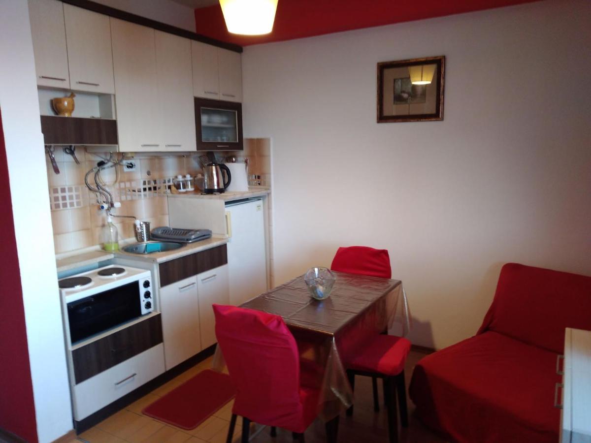 Skopje City Center Red Apartment Luaran gambar