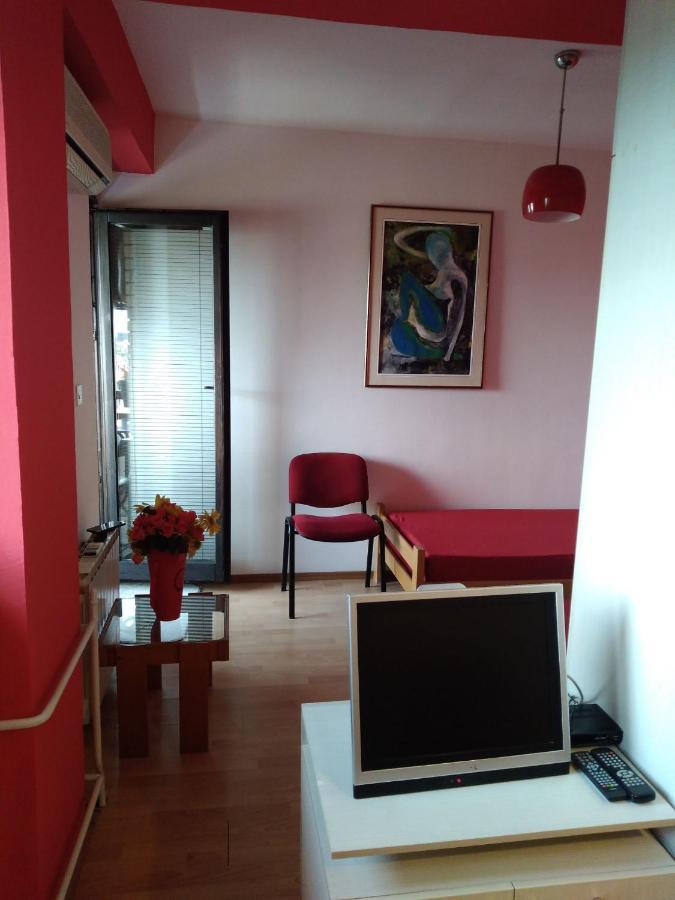 Skopje City Center Red Apartment Luaran gambar